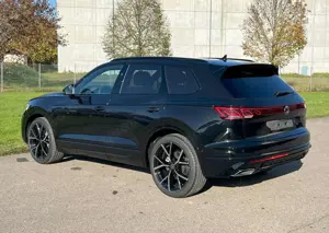 Volkswagen Touareg 3.0 TDI 4M R-Line AHK PANO DYNAUDIO Bild 5