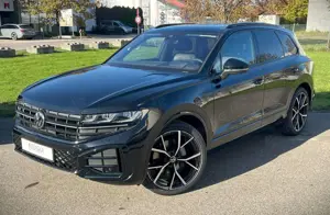 Volkswagen Touareg 3.0 TDI 4M R-Line AHK PANO DYNAUDIO Bild 2