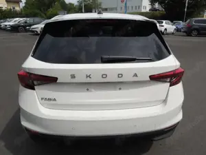 Skoda Fabia 1.0TSI TopSelection/LED/AHK/Klimaautomatik/Sitzhei Bild 5