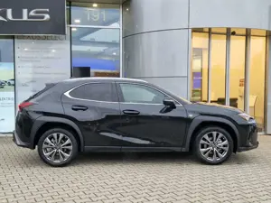 Lexus UX 300h F Sport Design Bild 2