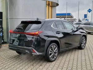 Lexus UX 300h F Sport Design Bild 3