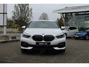 BMW 118 i Advantage EU6d LED Navi Keyless PDCv+h LED-hinte Bild 2