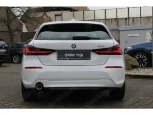 BMW 118 i Advantage EU6d LED Navi Keyless PDCv+h LED-hinte Bild 5