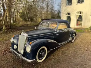 Mercedes-Benz 220 220 A Cabriolet Bild 2