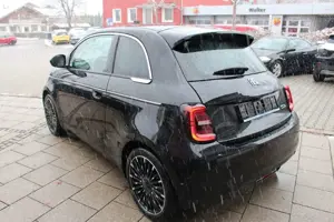 Fiat 500e La Prima by Bocelli ACC Bild 5