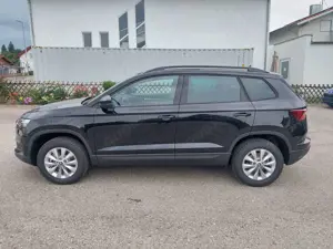 Skoda Karoq 1.5 TSI DSG Selection 130Jahre 4J.Gar. AHK Kamera Bild 1