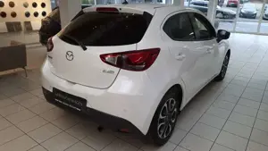 Mazda 2 SKYACTIV-G 90PS Nakama *SHZ*Klima*PDC* Bild 3