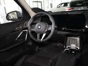 BMW X1 xDrive23i xLine UPE 69.710 EUR Bild 4