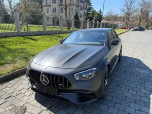 Mercedes-Benz E 63 AMG E 63 S AMG 4Matic Limousine Final Edition Bild 3