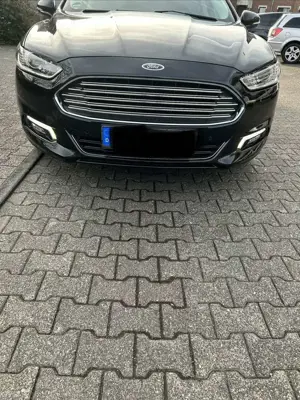 Ford Mondeo Turnier 2.0 EcoBoost Start-Stopp Autom. Titanium Bild 2