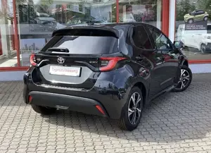 Toyota Yaris Hybrid 116 1.5 VVT-i Teamplayer- Bild 4