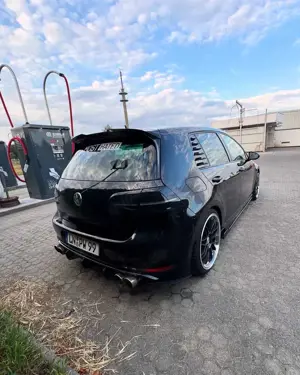 Volkswagen Golf 1.4 TSI BlueMotion Technology Cup R-Line Bild 3