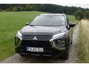 Mitsubishi Eclipse Cross Plus Select Hybrid 4WD 2.4 MIVEC P Bild 3