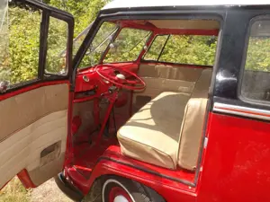 Volkswagen T1 fast wie ein teurer und wertvoller Samba-Bus! Bild 5