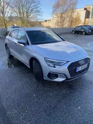 Audi A3 Sportback 40 TFSIe Advanced - TÜV + Inspektion Neu Bild 3
