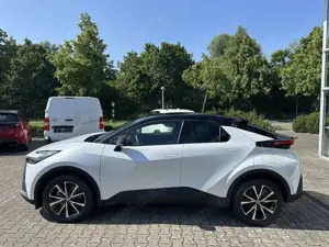 Toyota C-HR 2.0 Plug-in-Hybrid Team Deutschland Bild 2