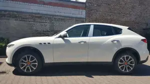 Maserati Levante S 430PS+NEU+TZ+EU+VOLL+TwinTurbo Bild 3