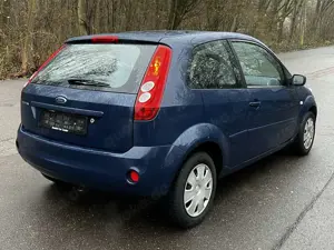Ford Fiesta 1.3 Ambiente *WINTERPAKET*KLIMA* Bild 4
