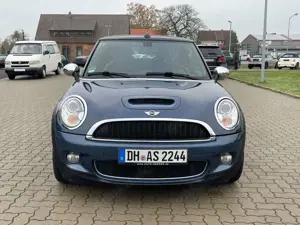 MINI Cooper S Cabrio TÜV NEU Navi Leder Ganzjahresrei Bild 4