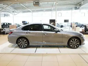 BMW 320 d Sports.HUD SurrView HiFi LiveProf.Komfz.AHK Bild 3