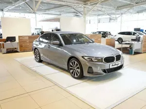 BMW 320 d Sports.HUD SurrView HiFi LiveProf.Komfz.AHK Bild 2