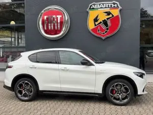 Alfa Romeo Stelvio VELOCE +AHK+LED+KAMERA+HARMAN/KARDON+