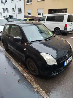 Suzuki Swift 1.5 Black Sport Edition Bild 2