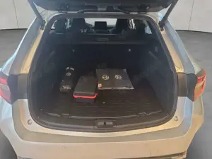 Toyota Corolla 2.0 Hybrid Touring Sports Teamplayer Bild 4