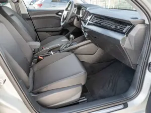 Audi A1 Sportback advanced 25 TFSI SHZ KAMERA LED Bild 2