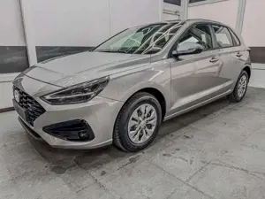 Hyundai i30 STYLE NAVI LED RFK PDC 1.5 MPI 70,6kW96PS EURO6...