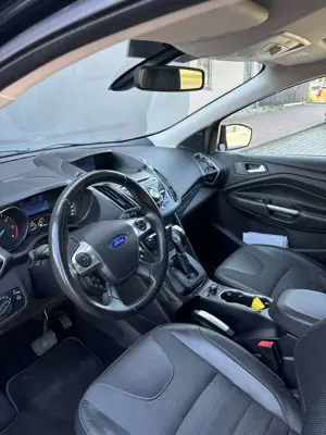 Ford Kuga 2.0 TDCi 4x4 Aut. Titanium Bild 5