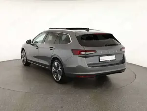 Skoda Superb Combi 2.0 TDI DSG 4x4 Selection Pano AHK Bild 3