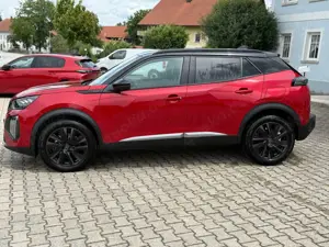 Peugeot 2008 Hybrid 145 GT, 360°,Sitzheizung, AHK, LED,ACC Bild 4