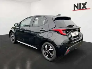 Toyota Yaris 1.5 Hybrid Teamplayer + Safety + Comfort Bild 2