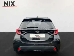 Toyota Yaris 1.5 Hybrid Teamplayer + Safety + Comfort Bild 4