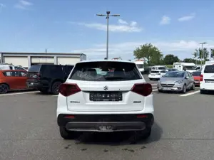 Suzuki Vitara Club 1.4 Mild Hybrid Navi LED Apple CarPlay Androi Bild 4