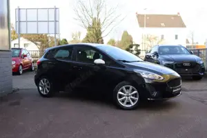 Ford Fiesta Trend PDC CarPlay Assist Klima Media ZV Bild 3