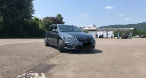 Skoda Octavia Octavia Combi 2.0 TDI RS Bild 3