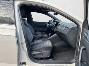 Volkswagen Taigo R-Line 1,0 l TSI, DSG IQ. Light, SHZ, PDC Bild 4