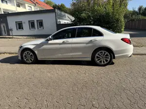 Mercedes-Benz C 200 d T 9G-TRONIC Avantgarde Bild 2