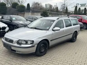 Volvo V70 2.4 D Kinetic Bild 3