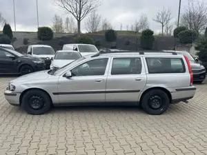 Volvo V70 2.4 D Kinetic Bild 4