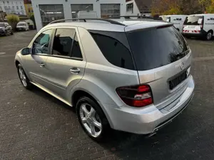 Mercedes-Benz ML 320 CDI- 2.HD+NAVI+LEDER+MEMORY