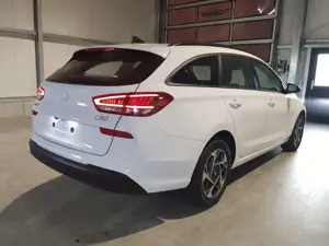 Hyundai i30 Kombi Smart Plus Edition 1.0 T-GDI 100 PS 7DCT ... Bild 4