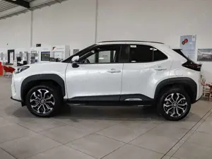 Toyota Yaris Cross 1.5 Hybrid Teamplayer NAVI SHZ PDC Bild 3