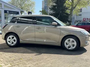 Suzuki Swift Comfort*Rückfahrkamera*NAVI*Sitzheizung*PDC* Bild 4