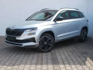 Skoda Karoq 1.5 TSI Sportline * DSG * Navi *AHK *360°