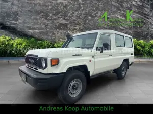 Toyota Land Cruiser GDJ 78 2,8d STD 2x90 40th Sofort