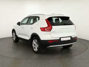 Volvo XC40 B3 Core mHEV Aut. LED Navi Kamera Bild 3