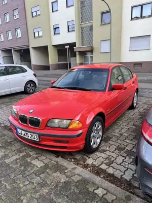 BMW 318 TÜV 08/26 8-Fach Bereift Alu